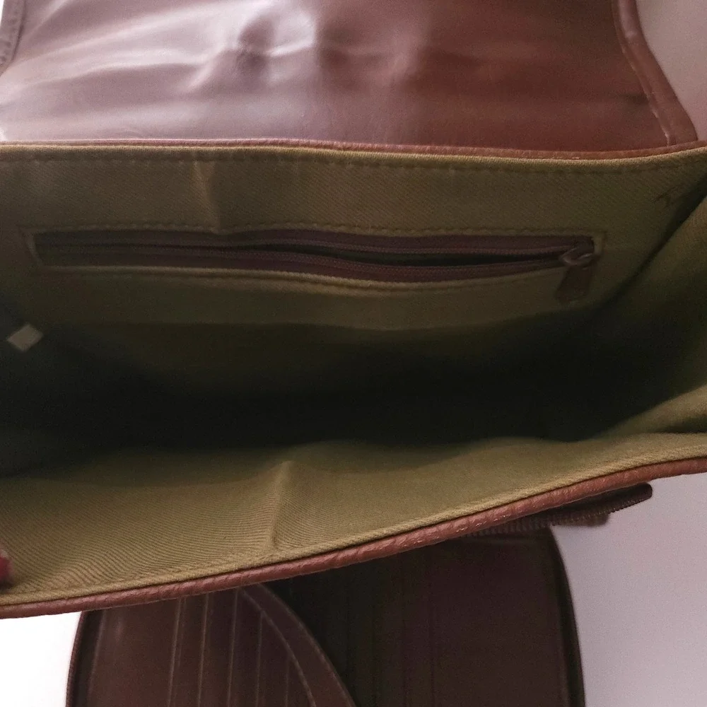 Vtg Carryland USA Organizer Crossbody Bag Chestnut Brown Faux Leather 90s Travel